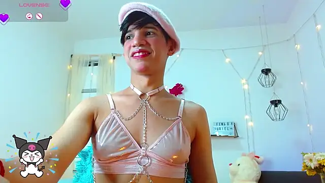 Snapshot of Ariel_Femboy_ chatting on December 21, 3:14 am Ariel Femboy  online show from December 21, 3:14 am