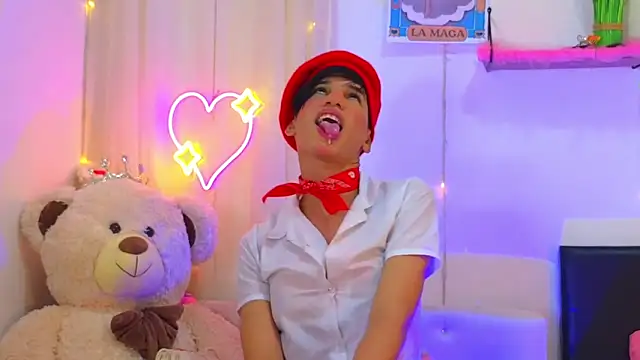 Snapshot of Ariel_Femboy_ chatting on October 25, 5:20 am Ariel Femboy  online show from October 25, 5:20 am