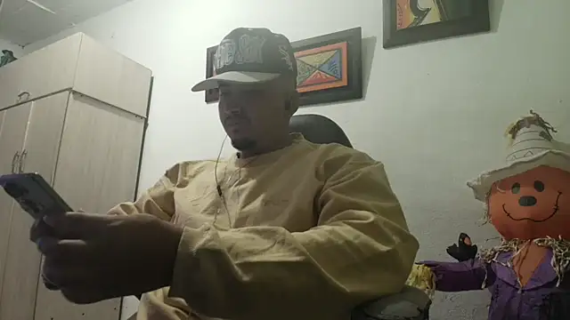 myke andrade online show from October 12, 5:12 am