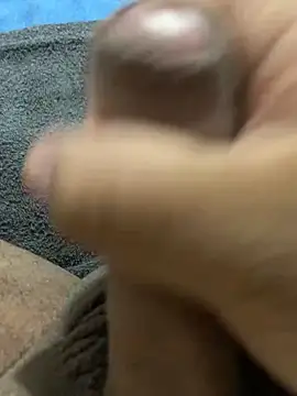 Luisrovers18 online show from March 14, 4:43 am