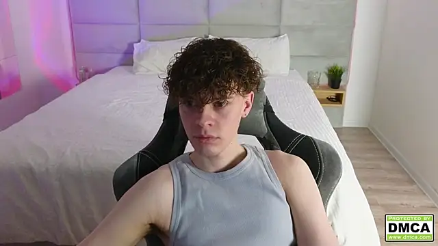 Snapshot of cute_thomas chatting on March 14, 9:10 pm cute thomas online show from March 14, 9:10 pm