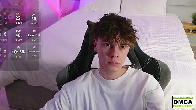 Snapshot of cute_thomas chatting on December 2, 8:31 pm cute thomas online show from December 2, 8:31 pm