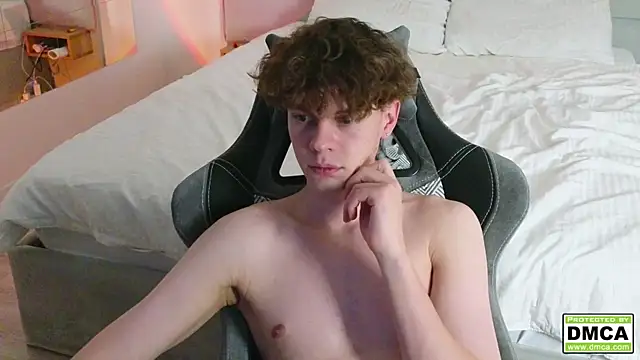 Snapshot of cute_thomas chatting on December 16, 6:27 pm cute thomas online show from December 16, 6:27 pm