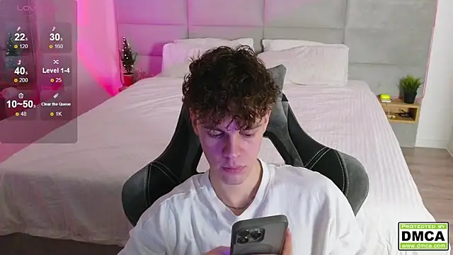 Snapshot of cute_thomas chatting on December 28, 7:33 pm cute thomas online show from December 28, 7:33 pm