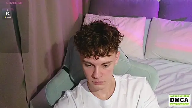 cute thomas online show from December 15, 9:01 pm