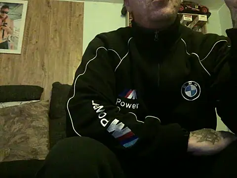 Snapshot of steveindahouse chatting on March 20, 4:18 am steveindahouse online show from March 20, 4:18 am