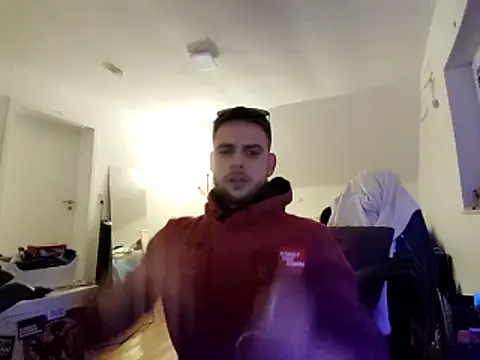 Snapshot of Youngtimer_1997 chatting on March 13, 11:16 pm Youngtimer 1997 online show from March 13, 11:16 pm