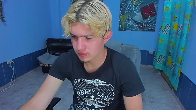 patrik 027 online show from October 29, 7:39 pm