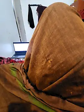 Snapshot of Mallupaiyanaachu chatting on March 9, 4:22 pm Mallupaiyanaachu online show from March 9, 4:22 pm