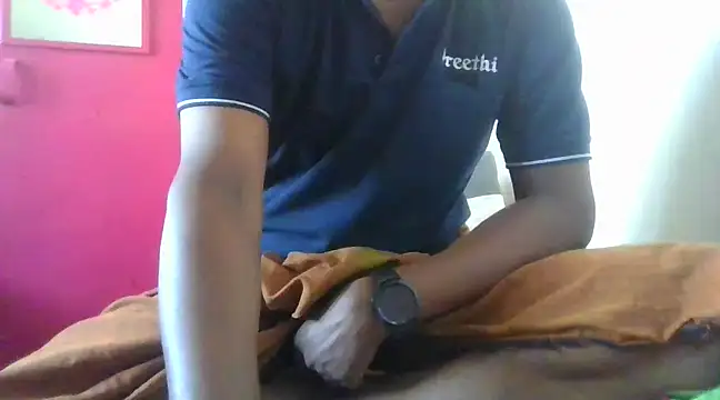 Snapshot of Mallupaiyanaachu chatting on March 14, 3:37 am Mallupaiyanaachu online show from March 14, 3:37 am