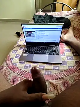 Snapshot of Mallupaiyanaachu chatting on October 6, 4:39 am Mallupaiyanaachu online show from October 6, 4:39 am