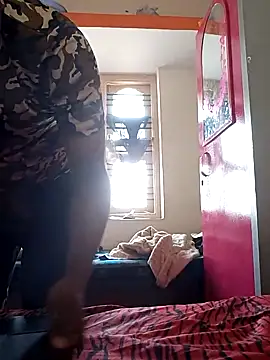 Snapshot of Mallupaiyanaachu chatting on December 14, 4:12 am Mallupaiyanaachu online show from December 14, 4:12 am