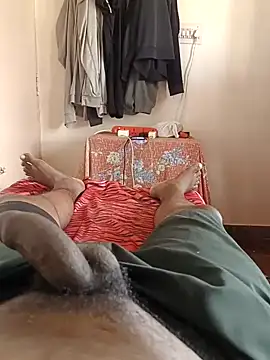 Snapshot of Mallupaiyanaachu chatting on December 9, 8:11 am Mallupaiyanaachu online show from December 9, 8:11 am