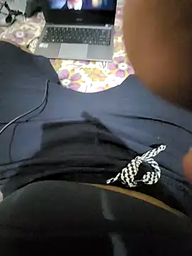 Snapshot of Mallupaiyanaachu chatting on January 27, 1:30 pm Mallupaiyanaachu online show from January 27, 1:30 pm