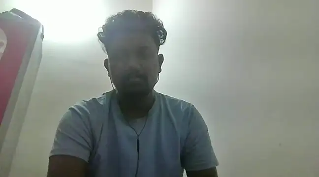 Snapshot of Mallupaiyanaachu chatting on December 12, 3:59 pm Mallupaiyanaachu online show from December 12, 3:59 pm