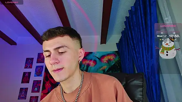 Snapshot of dimitri-bilak chatting on December 14, 12:11 am dimitri-bilak online show from December 14, 12:11 am