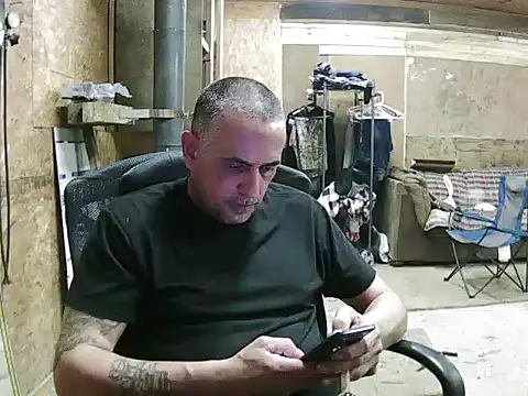 Snapshot of hardcok4u2abuse40 chatting on March 16, 1:28 am hardcok4u2abuse40 online show from March 16, 1:28 am