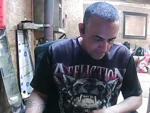 Snapshot of hardcok4u2abuse40 chatting on October 2, 3:54 am hardcok4u2abuse40 online show from October 2, 3:54 am