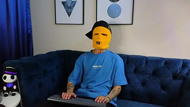 Snapshot of AcidMilo chatting on March 22, 2:58 pm AcidMilo online show from March 22, 2:58 pm