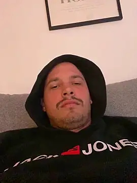 Jonkitzler1 online show from March 10, 4:46 pm