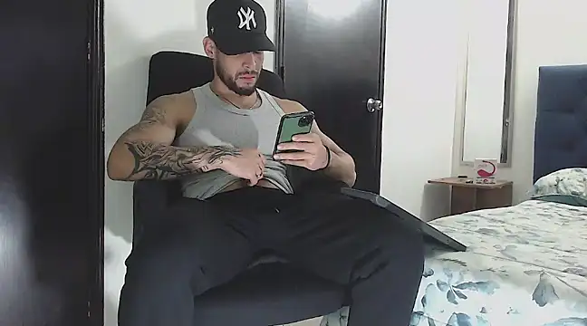 Snapshot of danielconor_26 chatting on December 20, 12:19 am danielconor 26 online show from December 20, 12:19 am