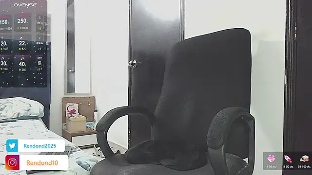 Snapshot of danielconor_26 chatting on October 21, 1:42 am danielconor 26 online show from October 21, 1:42 am