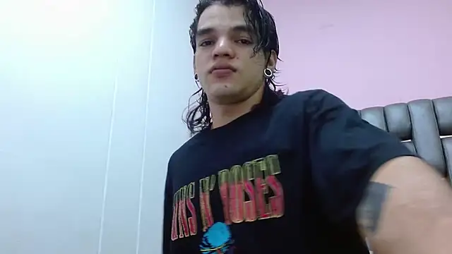 AlbertBernal69 online show from September 19, 2:23 am