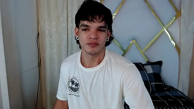 AlbertBernal69 online show from December 23, 2:24 am