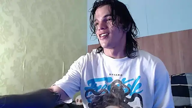 AlbertBernal69 online show from October 5, 3:43 am