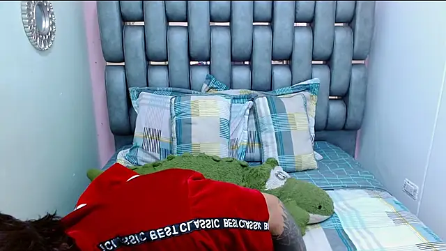 AlbertBernal69 online show from December 13, 3:27 am