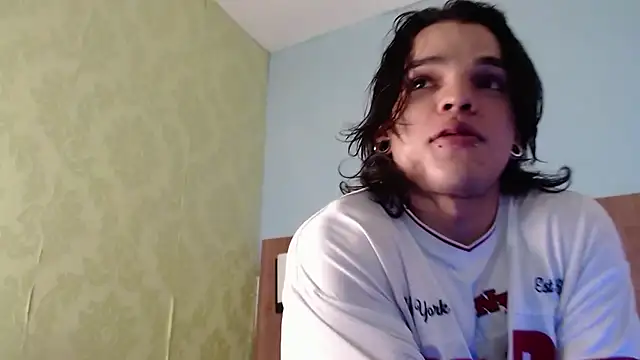 AlbertBernal69 online show from October 2, 2:59 am