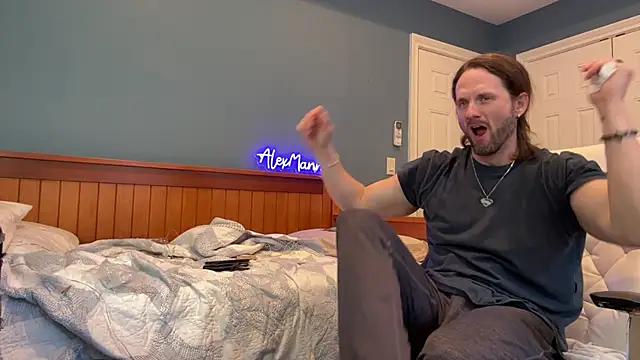 Snapshot of alexmannd chatting on February 22, 3:32 pm alexmannd online show from February 22, 3:32 pm