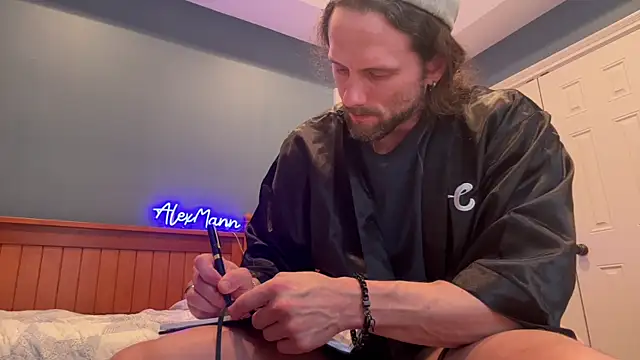 Snapshot of alexmannd chatting on January 13, 2:32 pm alexmannd online show from January 13, 2:32 pm