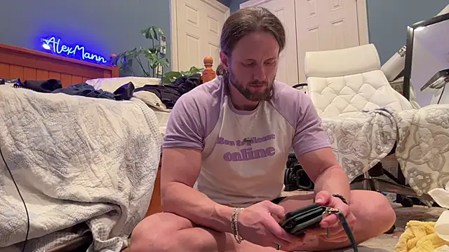 Snapshot of alexmannd chatting on February 6, 3:16 am alexmannd online show from February 6, 3:16 am