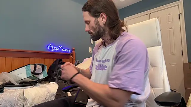 Snapshot of alexmannd chatting on January 30, 3:19 pm alexmannd online show from January 30, 3:19 pm