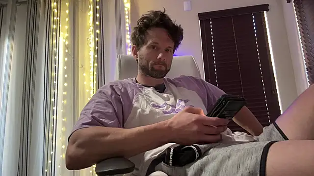 Snapshot of alexmannd chatting on October 5, 3:16 pm alexmannd online show from October 5, 3:16 pm