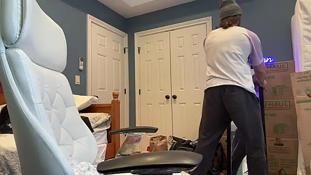 Snapshot of alexmannd chatting on January 29, 4:08 pm alexmannd online show from January 29, 4:08 pm