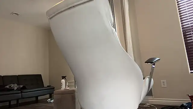 Snapshot of alexmannd chatting on March 17, 4:54 pm alexmannd online show from March 17, 4:54 pm