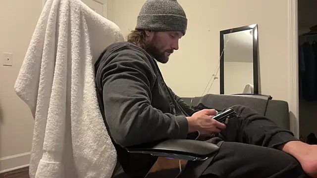 Snapshot of alexmannd chatting on January 21, 12:25 am alexmannd online show from January 21, 12:25 am