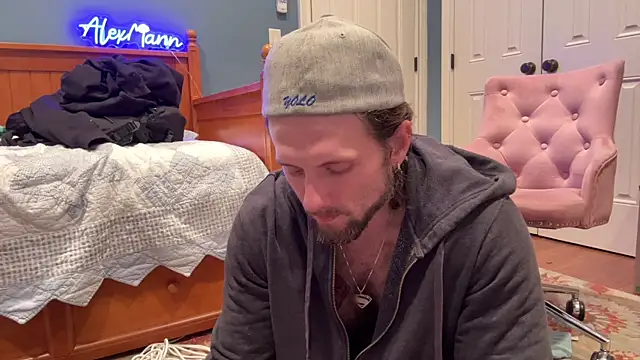 Snapshot of alexmannd chatting on December 4, 2:42 am alexmannd online show from December 4, 2:42 am