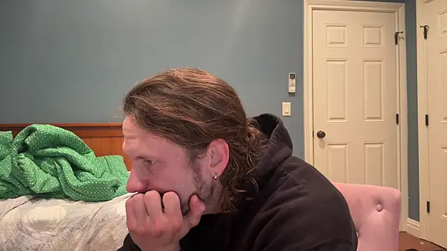 Snapshot of alexmannd chatting on December 20, 1:33 pm alexmannd online show from December 20, 1:33 pm