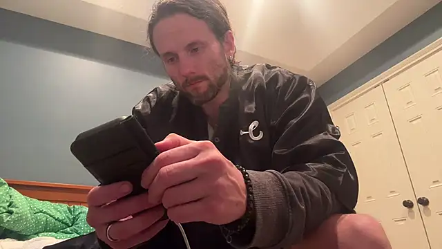 Snapshot of alexmannd chatting on December 25, 1:53 am alexmannd online show from December 25, 1:53 am