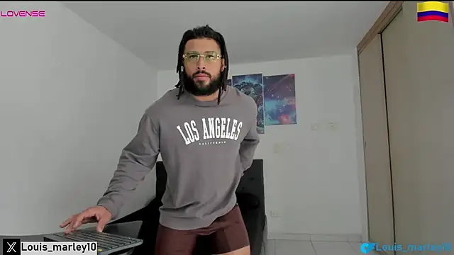 Snapshot of Louis_marley__ chatting on October 12, 4:01 pm Louis marley   online show from October 12, 4:01 pm