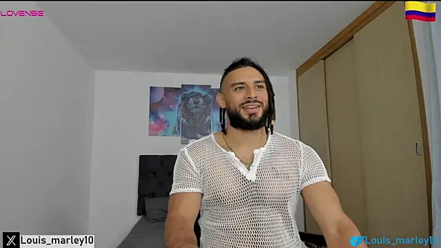 Snapshot of Louis_marley__ chatting on February 11, 10:50 pm Louis marley   online show from February 11, 10:50 pm