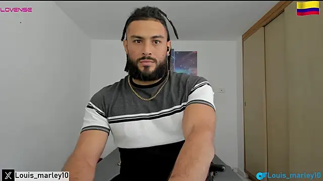 Snapshot of Louis_marley__ chatting on January 30, 8:21 pm Louis marley   online show from January 30, 8:21 pm
