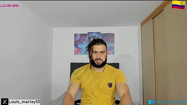 Snapshot of Louis_marley__ chatting on January 6, 2:37 am Louis marley   online show from January 6, 2:37 am