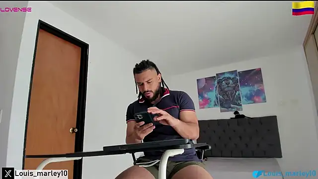 Snapshot of Louis_marley__ chatting on March 3, 1:37 pm Louis marley   online show from March 3, 1:37 pm