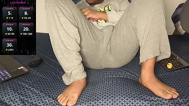 teaser4  online show from December 7, 1:26 am