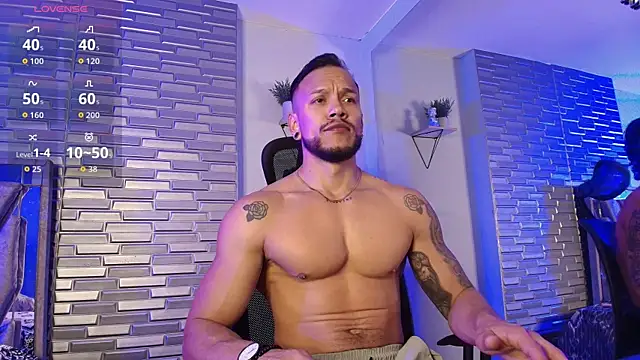 ARON TAYLER01 online show from March 27, 10:27 am