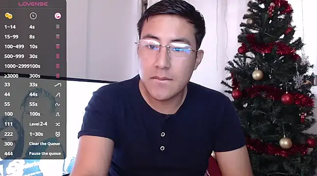 Snapshot of andrewmhilton_ chatting on December 23, 6:37 pm andrewmhilton  online show from December 23, 6:37 pm